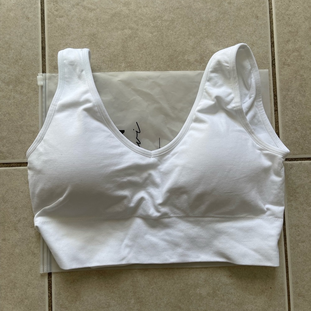 white elevate seamless bra
